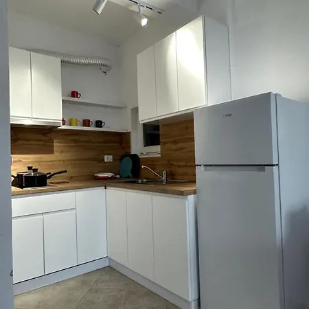 Joni's Twin Apartment Golem (Tirana)