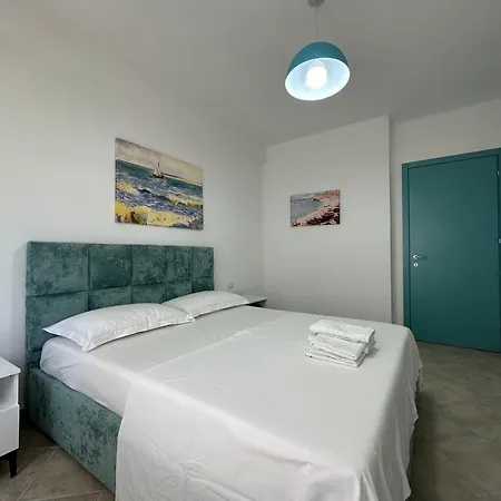 Joni's Twin Apartment Golem (Tirana)