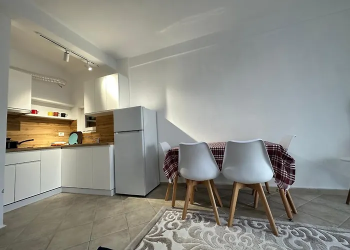 Joni's Twin Golem (Tirana)